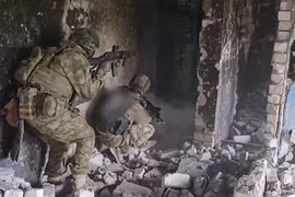 Ba cụm quân Nga phối hợp, chiến dịch Donetsk đang diễn ra quyết liệt