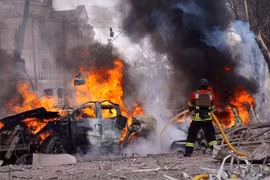 Trang Military Review đưa tin, quân đội Nga (RFAF) đã thực hiện đòn tấn công bằng tên lửa đạn đạo chiến thuật Iskander-M, vào tòa nhà của cơ quan an ninh Ukraine (SBU), tại số nhà 34, phố Gerasim Kondratiyev, thành phố Sumy. Truyền thông Ukraine cũng đưa tin về vụ việc.