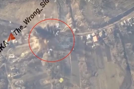 Không quân Nga dội bom lượn UMPK vào Nhà máy Izyum ở Kharkov