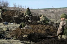 Tình cảnh phòng thủ trái ngược của Ukraine giữa Pokrovsk và Dnipropetrovsk 