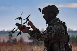 Lưới chống UAV vô dụng, Nga kiểm soát tuyến đường cuối cùng tới Pokrovsk 