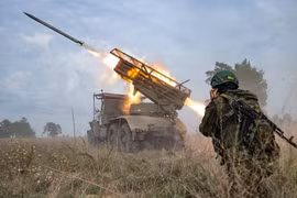 Lực lượng Nga tiếp tục bao vậy thêm một thành phố khác của Ukraine