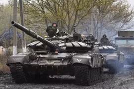 Chiến dịch phản công của Ukraine đối đầu với 4 tập đoàn quân Nga ở Pokrovsk 