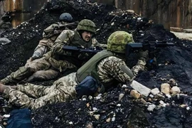 Quân Ukraine bị bao vây ở hồ Kleban-Byk, Nga chỉ còn cách Konstantinovka một km