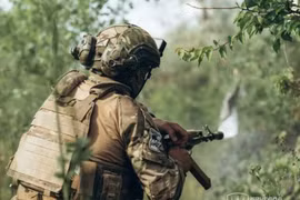 Quân Nga cắt tuyến đường sắt phía bắc Pokrovsk, đột phá vào thành phố 