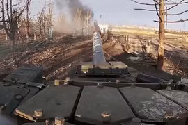 Tỉnh Sumy nằm ngay cạnh tỉnh Kiev (thủ đô Kiev nằm trong tỉnh Kiev), hiện tại, RFAF đã điều Sư đoàn bộ binh cơ giới số 18 và Sư đoàn bộ binh cơ giới số 72 đến biên giới Tỉnh Sumy; hành động này buộc Bộ Tổng tham mưu AFU phải triển khai quân dự bị cơ động vào tỉnh Sumy, để lập tuyến phòng thủ.