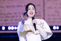 Cấm hát nhép, thị trường đang quay về giá trị thật của giọng hát