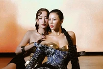 Văn Mai Hương - Chi Pu gợi cảm không kém cạnh nhau