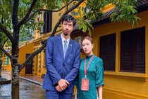 Hoàng Thùy Linh - Đen Vâu cùng dàn nghệ sĩ viếng Lăng Bác