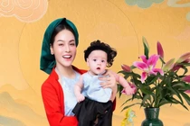 Nhật Kim Anh khoe ảnh cùng con gái đón Trung thu sớm