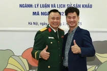 NSND Xuân Bắc vui mừng khi NSND Tự Long bảo vệ luận án tiến sĩ