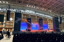 Toàn cảnh ồn ào của đêm nhạc ‘Về đây bốn cánh chim trời’