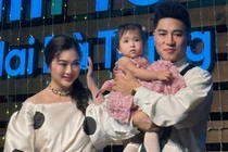 Thanh Trúc - Châu Khải Phong mở tiệc mừng nhật con chung