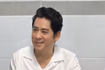 Huỳnh Anh Tuấn tươi rói, trở về nhà sau khi phục hồi chức năng