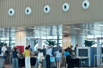 Đề xuất bỏ quy định cởi giày, thắt lưng khi kiểm tra an ninh sân bay