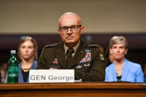 Chiến sự Trung Đông ngày 03/4, tướng Lục quân Mỹ mất chức