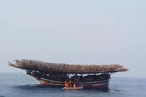 Hai tàu cá hỏng máy, 70 ngư dân Quảng Ngãi trôi giữa biển 