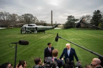 Tổng thống Trump yêu cầu Iran mở cửa Hormuz trong 48 giờ tới