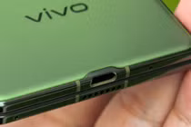 Sốc toàn tập khi vivo X Fold 5 mỏng hơn cổng USB-C