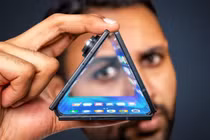Samsung ra mắt TriFold, gập 3 mở ra rộng 10 inch, giá 66 triệu đồng