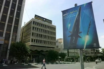 Iran tung đòn đánh bất ngờ vào căn cứ Mỹ, lộ diện vũ khí tầm bắn 4000km