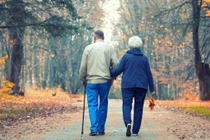 3 việc con cháu không nên làm với ông bà tuổi già