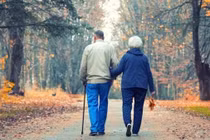 3 việc con cháu không nên làm với ông bà tuổi già