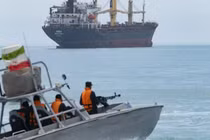 Mỹ nghi ngờ Iran đang thu phí qua Hormuz