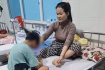 Số ca cấp cứu nghi ngộ độc bánh mì tăng, Sở Y tế Quảng Ngãi chỉ đạo khẩn