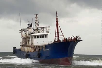 Tàu nước ngoài mắc cạn tại vùng biển Dung Quất, Quảng Ngãi