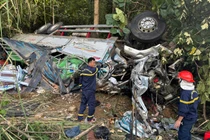 Tai nạn thảm khốc trên quốc lộ 14C ở Quảng Ngãi, 2 người tử vong