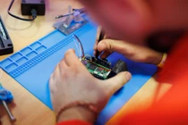 Sản xuất quốc phòng Ukraine gặp khó vì chảy máu chất xám