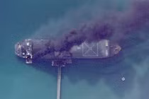 Mỹ lần đầu dùng tên lửa đạn đạo bắn tàu chiến Iran