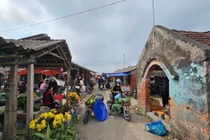 Về Hải Phòng, đến chợ phiên quê, ký ức xưa lại ùa về