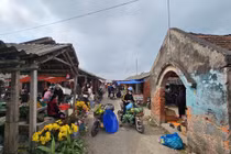 Về Hải Phòng, đến chợ phiên quê, ký ức xưa lại ùa về