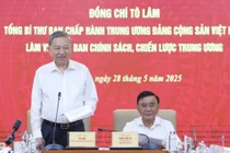 Mở rộng quyền nhập khẩu có kiểm soát để tăng cung vàng