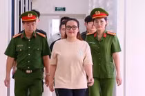 Chuyên gia tội phạm học lý giải nụ cười của Hoàng Hường khi bị bắt