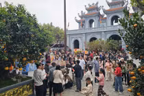 Điều đặc biệt khiến đền Tranh hút khách du xuân, chiêm bái