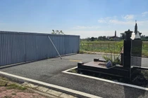 Ngôi mộ vẫn án ngữ giữa đường ở Hải Phòng