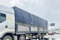 Hai cô gái trẻ tử vong trong vụ xe máy va chạm xe tải trên Quốc lộ 10