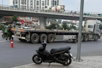 Xe đầu kéo va chạm xe đạp điện, một phụ nữ ở Hải Phòng tử vong