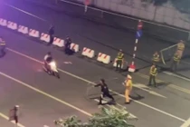 Dấu hiệu tội danh hai đối tượng lao xe vào Đại úy Cảnh sát cơ động?