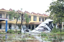 Bão Kajiki khiến 3 người chết, hơn 6.800 nhà tốc mái