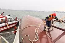 Đã tìm thấy 8 thi thể vụ tàu du lịch đắm trên Vịnh Hạ Long