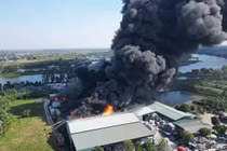 Cháy lớn tại Công ty Khôi Nguyễn ở Hải Phòng