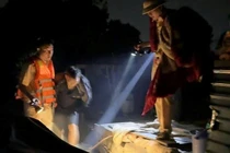 Bắt giữ phương tiện khai thác cát trái phép trên sông Sặt Hải Phòng