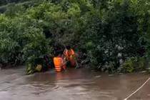 Lũ cuốn 7 học sinh ở Quảng Ninh, còn 2 em mất tích