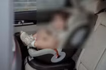 Bé 2 tuổi bỏ quên trên xe, tử vong – vì sao bi kịch vẫn xảy ra?