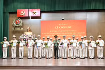 Công bố tổ chức, cán bộ Công an 34 tỉnh, thành phố