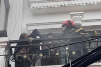 Cứu 3 người mắc kẹt trong vụ cháy nhà dân tại Hải Phòng